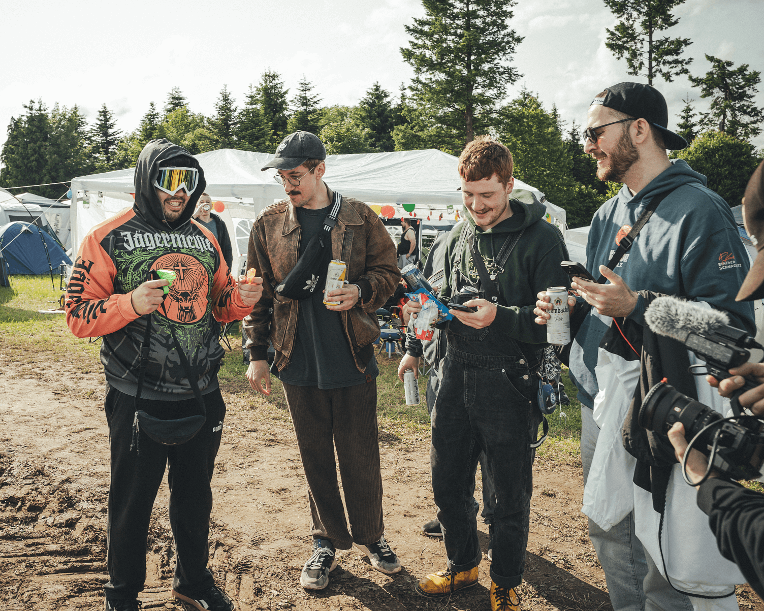 This image shows a group of content creators at the Zockerbus-Tour by HandOfBlood